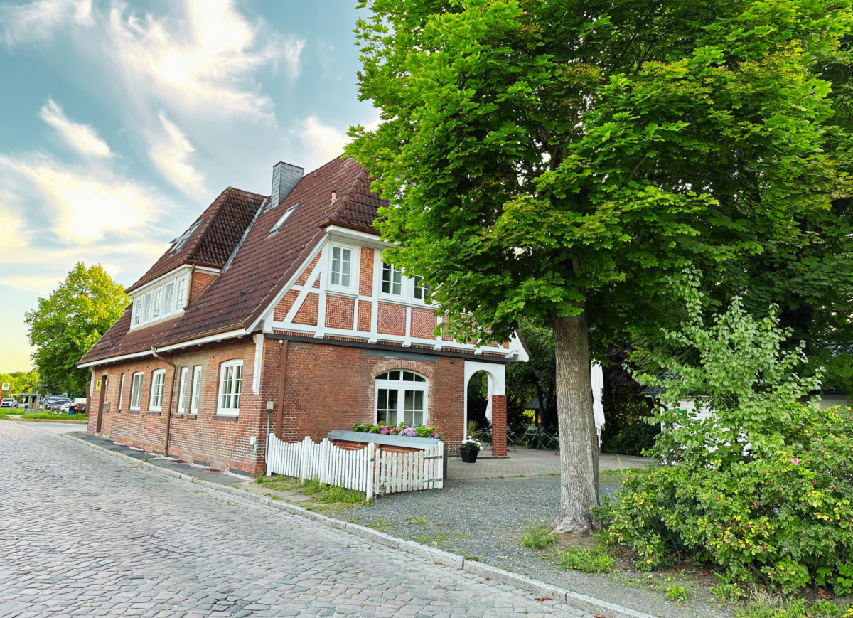 Zum alten Bahnhof