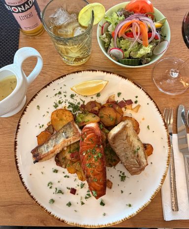 Hamburger Pannfisch mit Bratkartoffeln